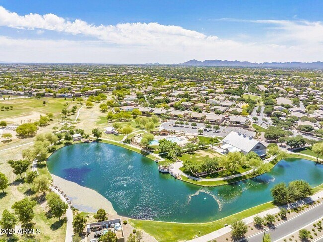 Building Photo - 3507 S Falcon Dr