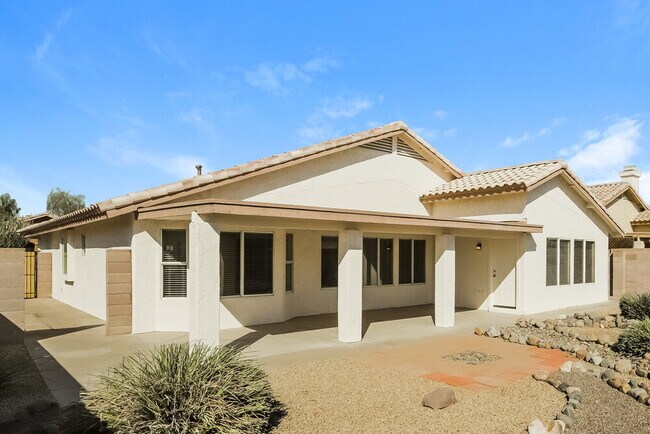 Building Photo - 8819 W Kings Ave