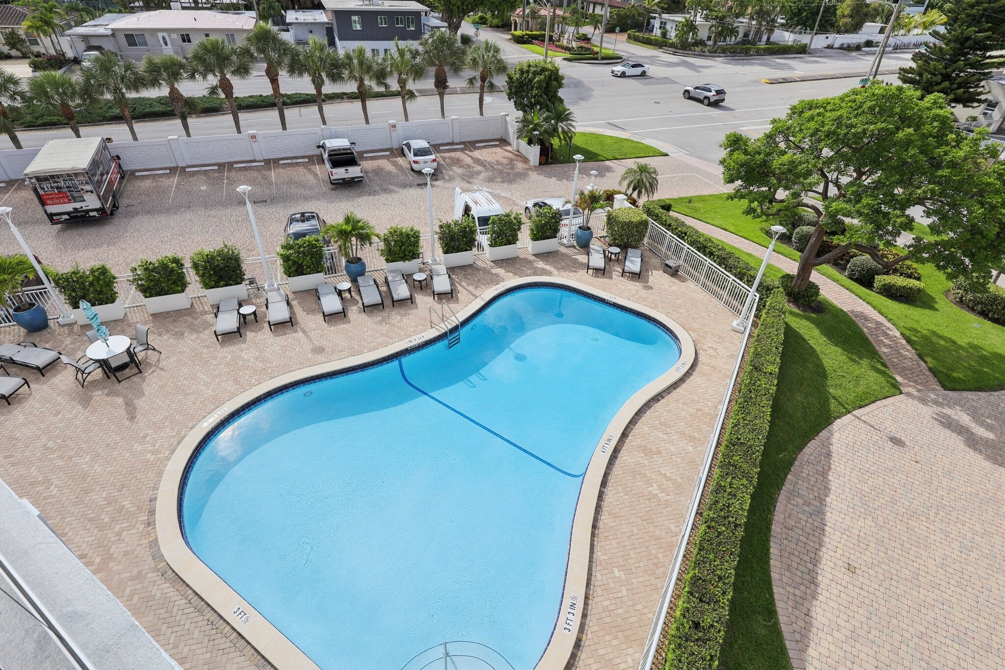 Building Photo - 2701 N Ocean Blvd