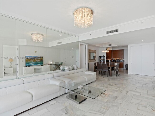 Building Photo - 18101 Collins Ave