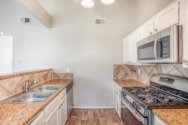 Building Photo - 15238 Bedford Glen Dr
