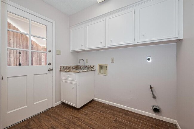 Building Photo - 1307 Morton League Rd
