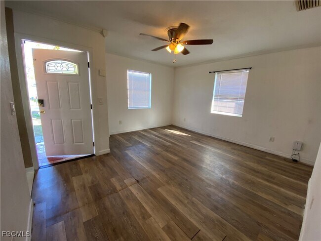 Building Photo - 537 Sacramento St