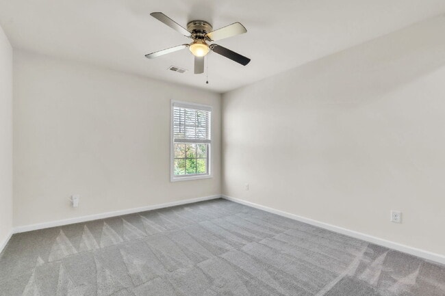 Building Photo - 4BR/3BA Luxury Home with Bonus Room, Screened Porch & Fenced Yard $2,600/mo rent