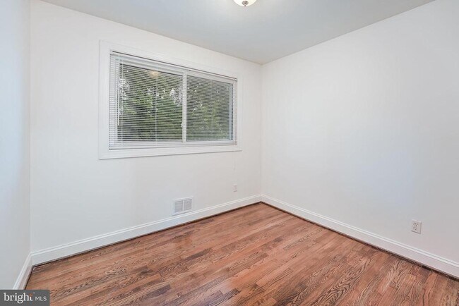 Building Photo - 7815 Bristow Dr