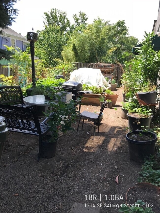 Building Photo - 1314 SE Salmon St