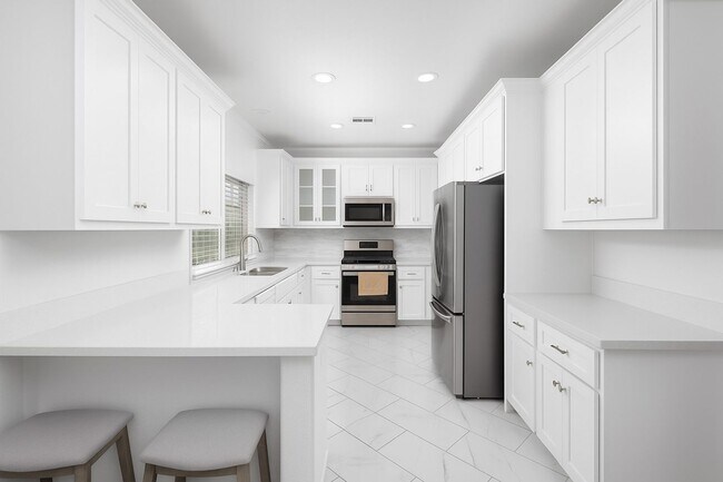 Building Photo - Beautiful 4-Bedroom Chino Home