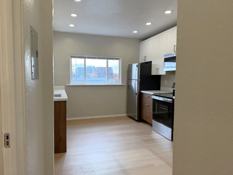 Building Photo - 1223 S J St