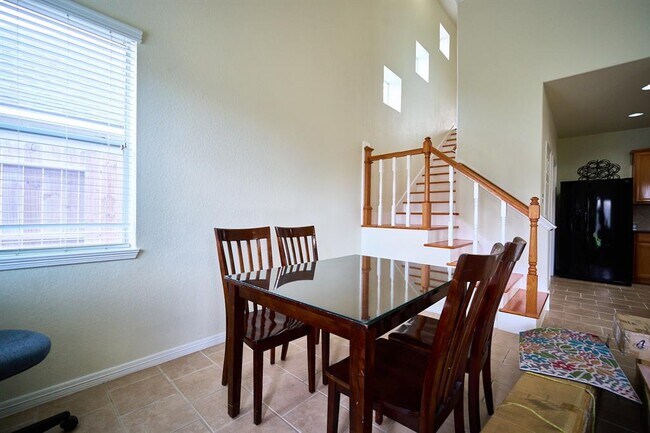 Building Photo - 10027 Deer Track Ct