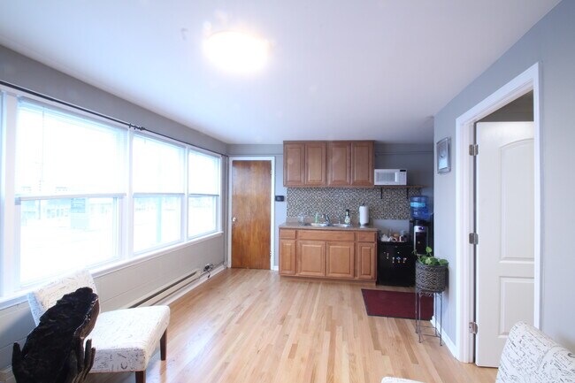 Building Photo - 9725 S Western Ave