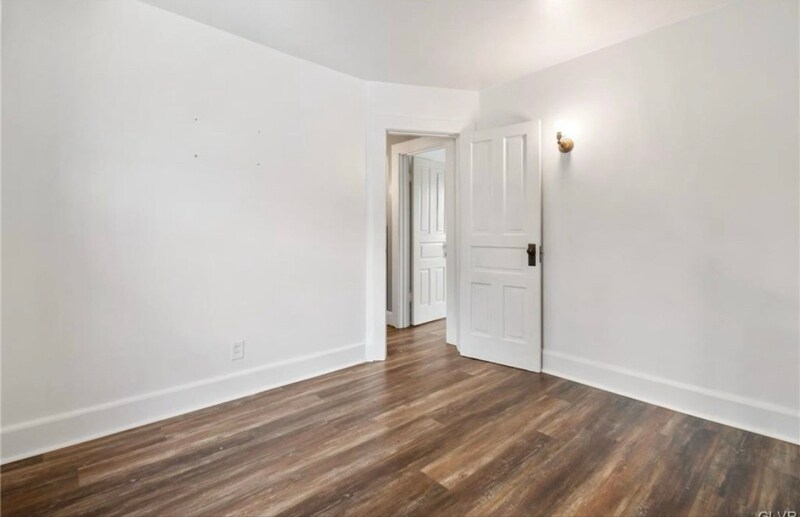 Building Photo - 256 Lehigh Ave