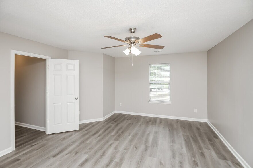 Building Photo - 4097 Sweetsprings Terrace SW