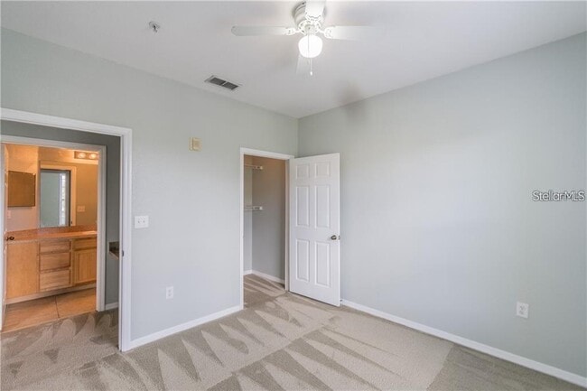 Building Photo - 10203 Courtney Palms Blvd