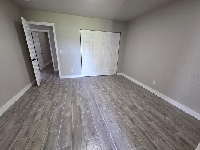 Building Photo - 38300 Henry Dr