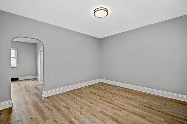 Building Photo - Stunning 3 bedroom home in McKees Rocks available April 15!