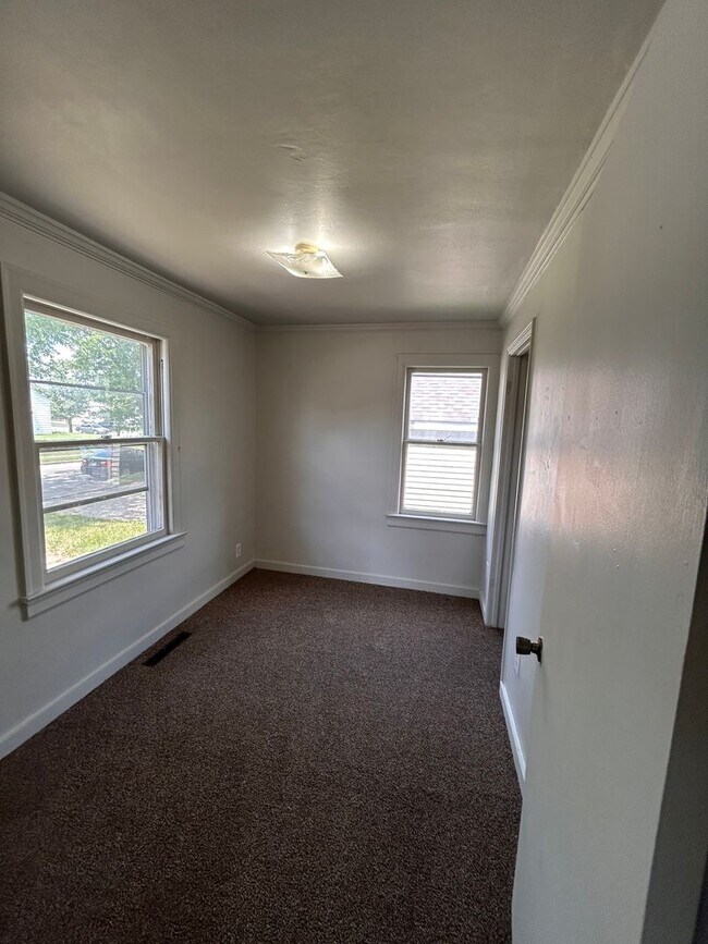Building Photo - 3917 Avondale Dr