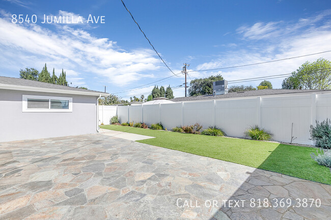 Building Photo - STYLISH AND MODERN 3BR/2BA IN RESIDENTIAL ...