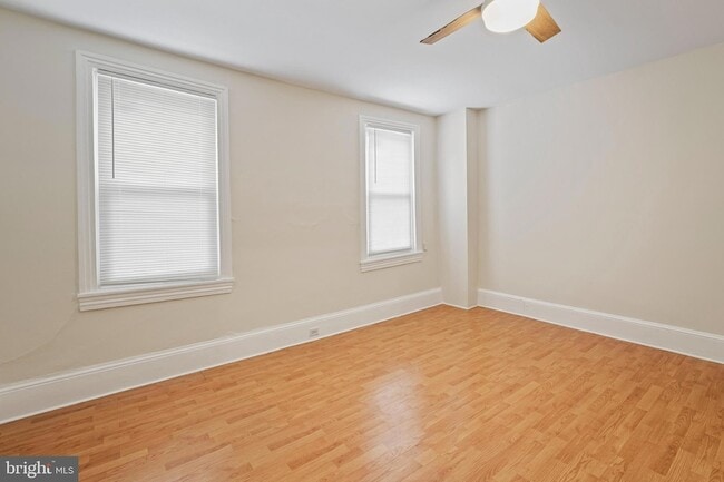 Building Photo - 2223 Frankford Ave