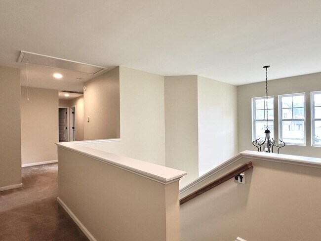 Building Photo - 1205 Peppermint Ct