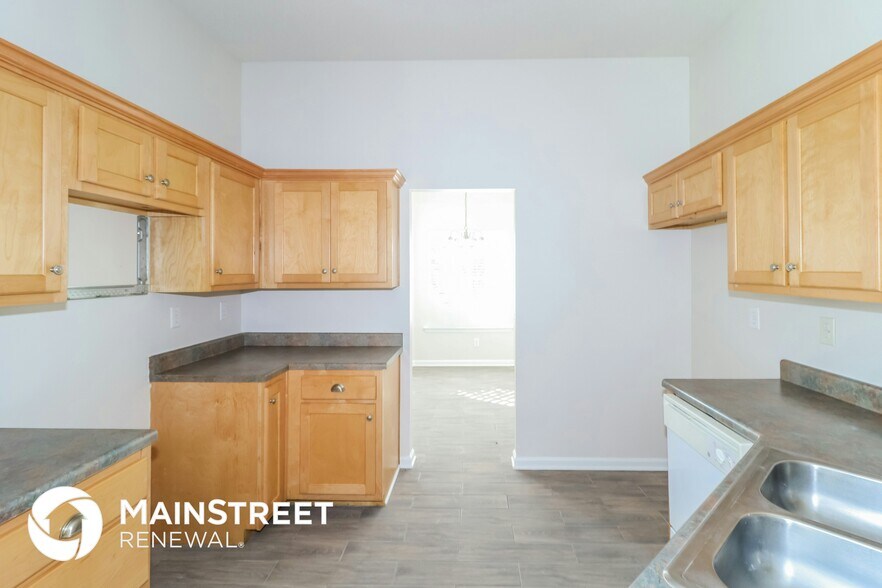 Building Photo - 5890 Carrel Cove