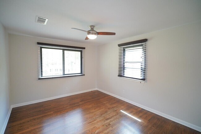 Building Photo - 1506 Sharon Rd