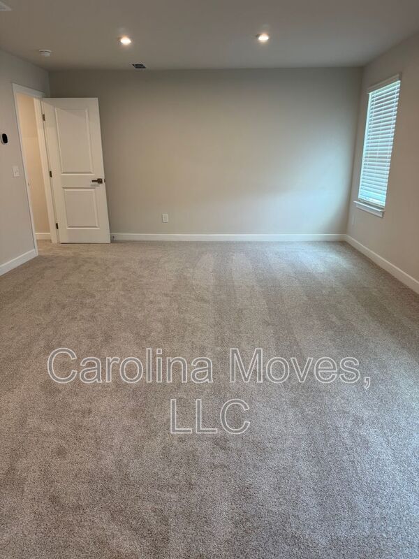 Building Photo - 7071 Glass Ct