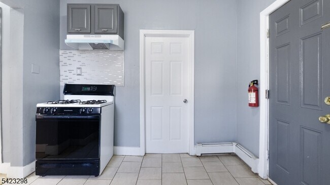 Building Photo - 126 N 14th St