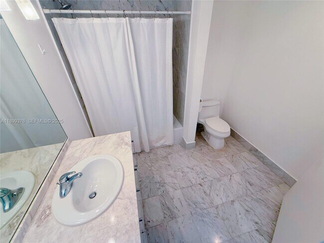 Building Photo - 253 NE 2nd St