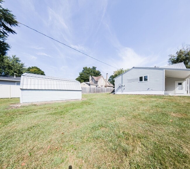 Building Photo - 3 Bedroom 2 Bath Home Conrad Iowa