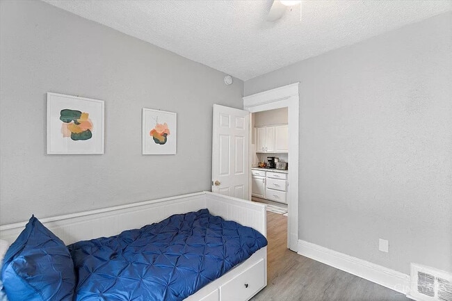 Bedroom 3 - 2014 Highland Ave