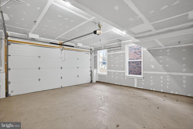 Building Photo - 3612 Farr Ave