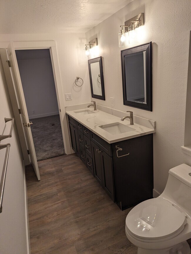 Building Photo - 16867 Whittier Dr