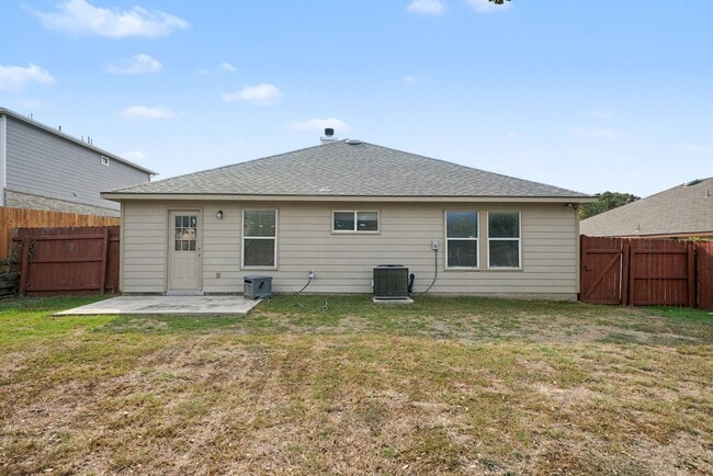 Building Photo - Charming Single-Story in Cibolo - Realtor Commission: $500