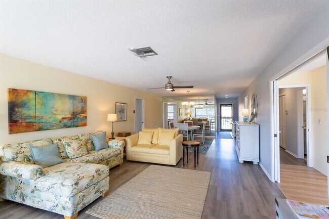 Building Photo - 5630 Golf Pointe Dr