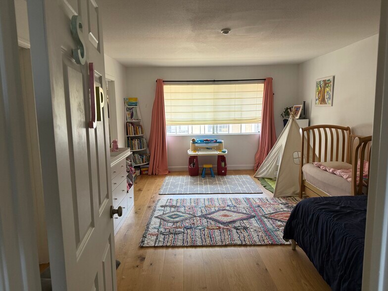 2nd Bedroom - 222 S Guadalupe Ave