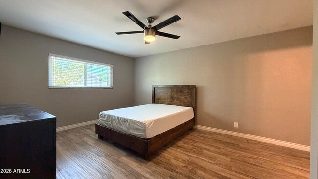 Building Photo - 2303 S Cottonwood Dr