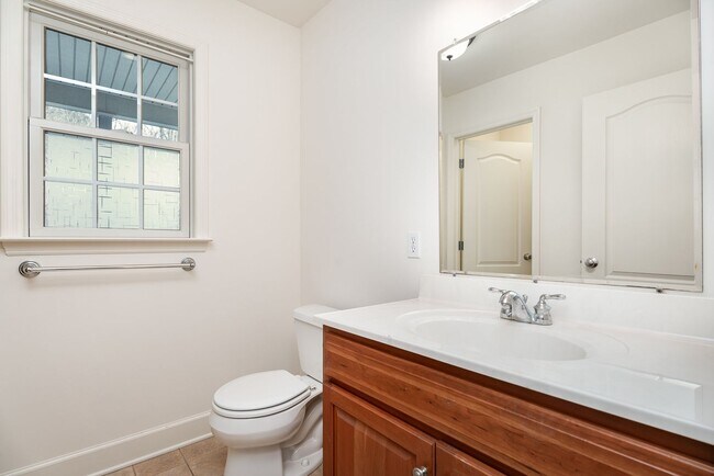 Building Photo - Welcome to this 3 bedroom, 2.5 bathroom to...