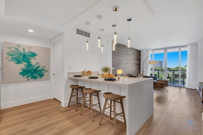 Building Photo - 2602 E Hallandale Beach Blvd