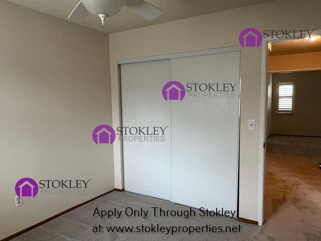 Building Photo - 3840 Rockford Dr