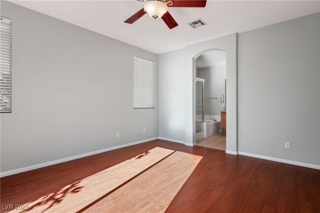 Building Photo - 7423 Cleghorn Canyon Way