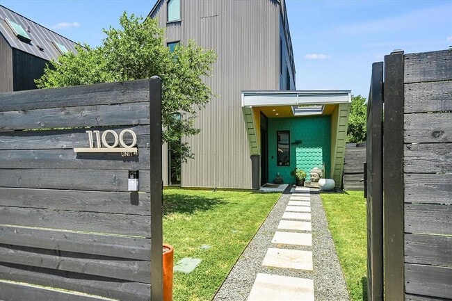 Building Photo - 1100 Brass St