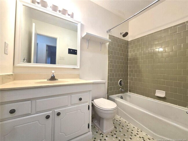 Building Photo - 6750 Irongate Dr