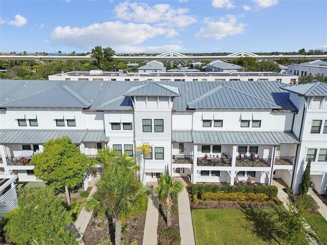 Building Photo - 4921 W Paul Ave