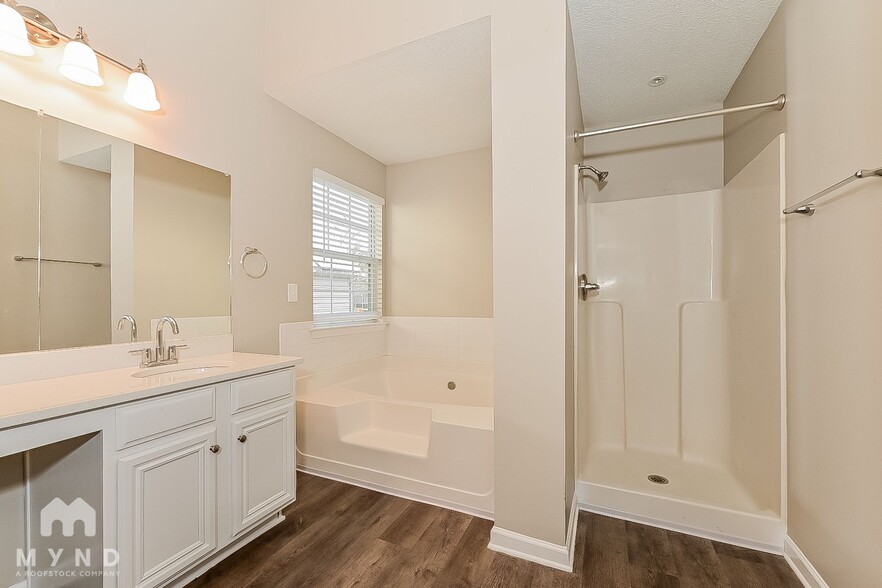 Building Photo - 3063 Dogwood Ave