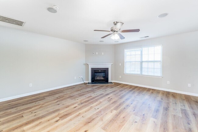 Building Photo - Spacious 5-Bed, 3.5-Bath Residence with 4,003 Sqft, Master on 1st Floor, Elegant Design, & Versat...