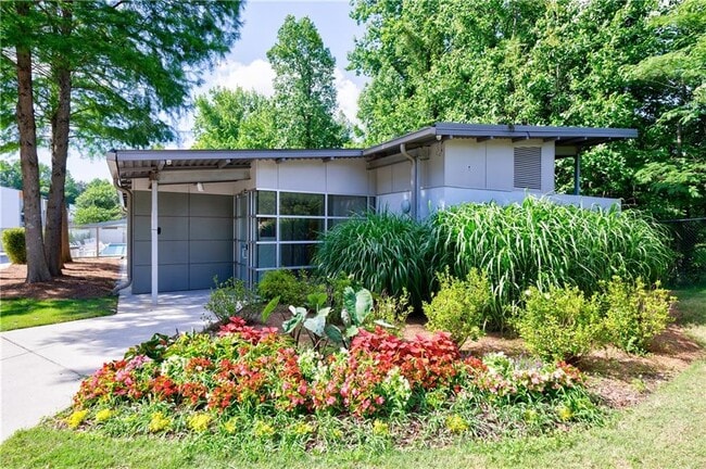 Building Photo - 1380 Stirling Cir NW
