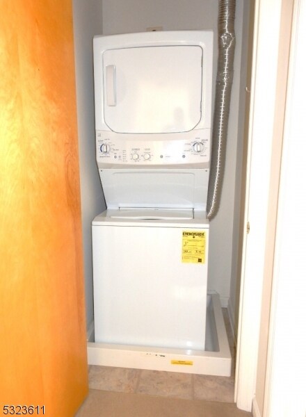 Building Photo - 28 Jane Dr