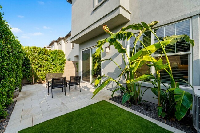 Building Photo - Professionally Designed, Fully Furnished townhome on one of Arabella’s Premium Lots | Scottsdale’...