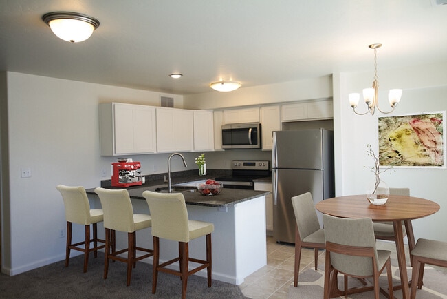 Building Photo - 654 Trinity Way