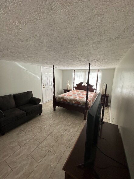 Building Photo - 4458 Tarragon Ln